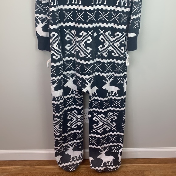 Onepiece Holiday Reindeer Onsie NWOT - Picture 7 of 16